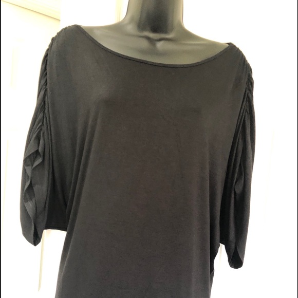 Juicy Couture Tops - 🆕 JUICY COUTURE BLACK WIDE SLEEVE TOP 🆕